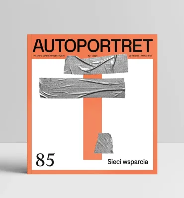 okładka numeru magazynu Autoportret z przyklejoną srebrną taśmą